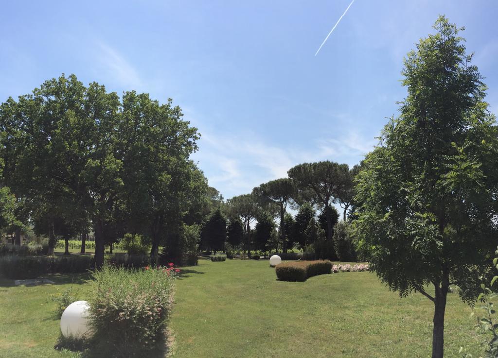 Villa Acquaviva Wine Resort 몬테메라노 외부 사진