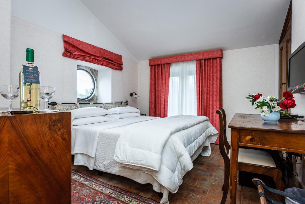 Villa Acquaviva Wine Resort 몬테메라노 외부 사진