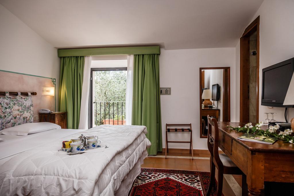Villa Acquaviva Wine Resort 몬테메라노 외부 사진
