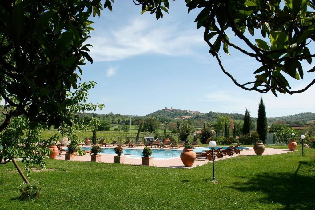 Villa Acquaviva Wine Resort 몬테메라노 외부 사진